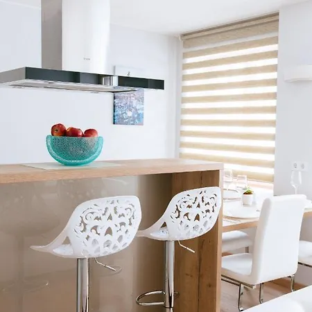 Apartment New Exclusive 2 Bedroom In Oldriga
